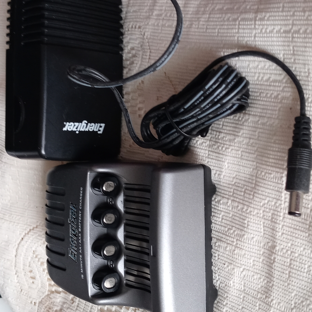 15 minute Energizer battery charger